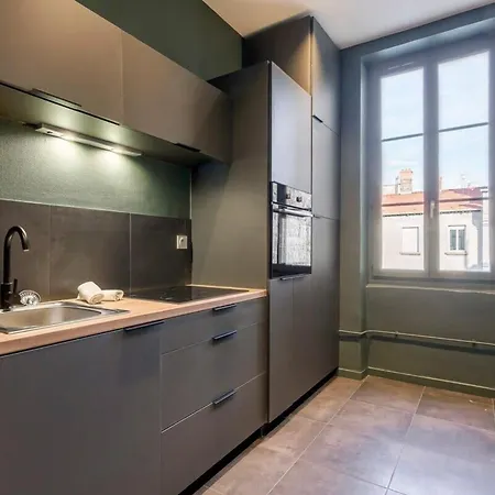 Le Croix-roussien Cute 1 Bedroom Fully Equipped Λυών
