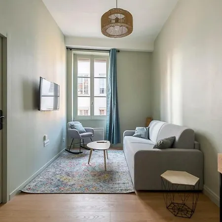 Le Croix-roussien Cute 1 Bedroom Fully Equipped Λυών
